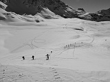 Arrivano parecchi ciaspolatori......